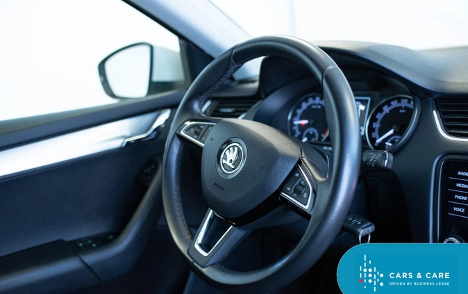 Skoda Octavia cena 46900 przebieg: 190100, rok produkcji 2020 z Żywiec małe 232